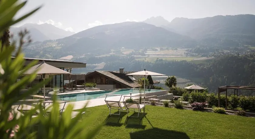 Hotel Zirmerhof & Residence - Image 1