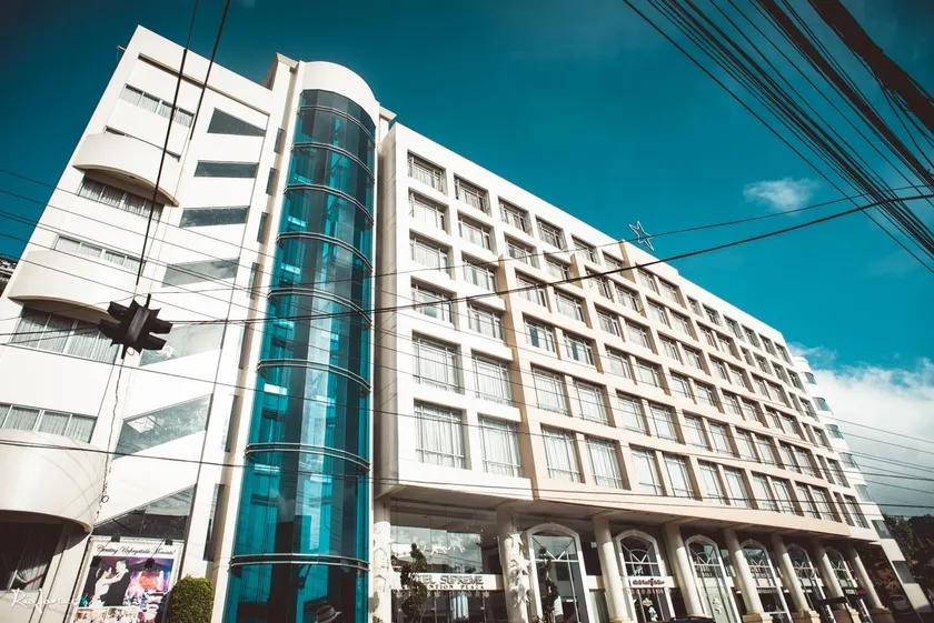 Hotel Supreme Convention Plaza - Image 1