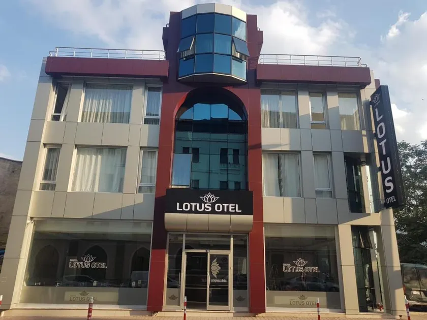 LOTUS OTEL - Image 1