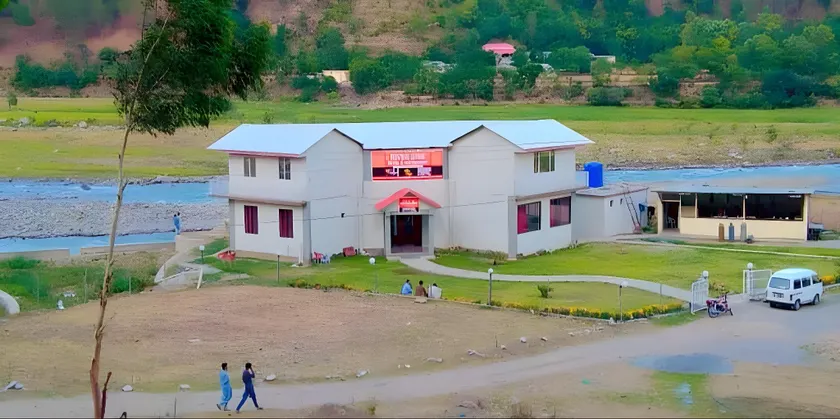 River Dine Hotel & Restaurant - Image 1
