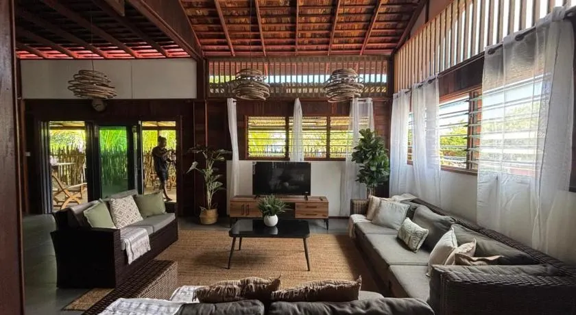 KAZ DIBWA Beach House - Image 1