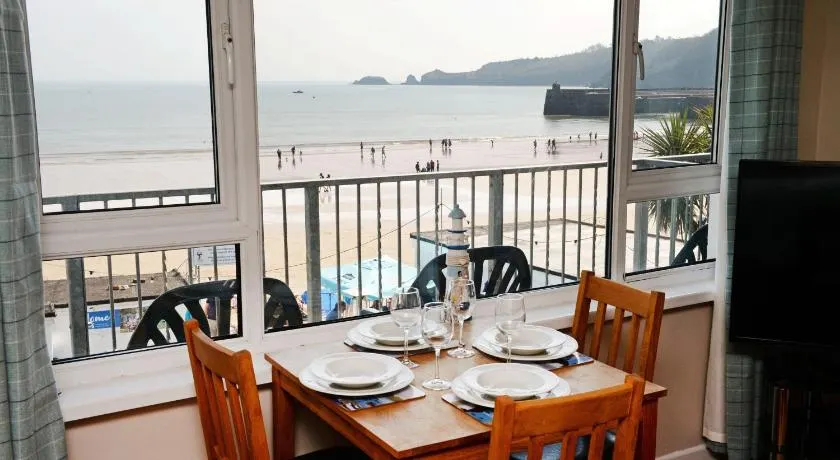 Mermaid Apartment - Sea Front Apartment with Views - Image 1