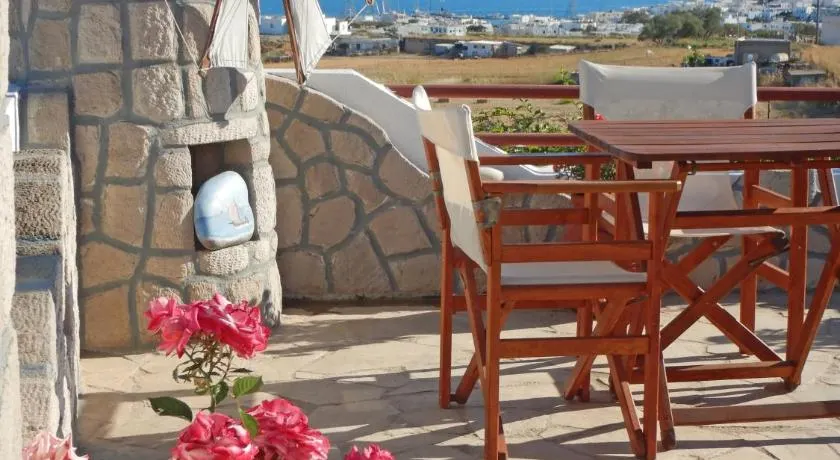 Christos rooms milos - Image 1