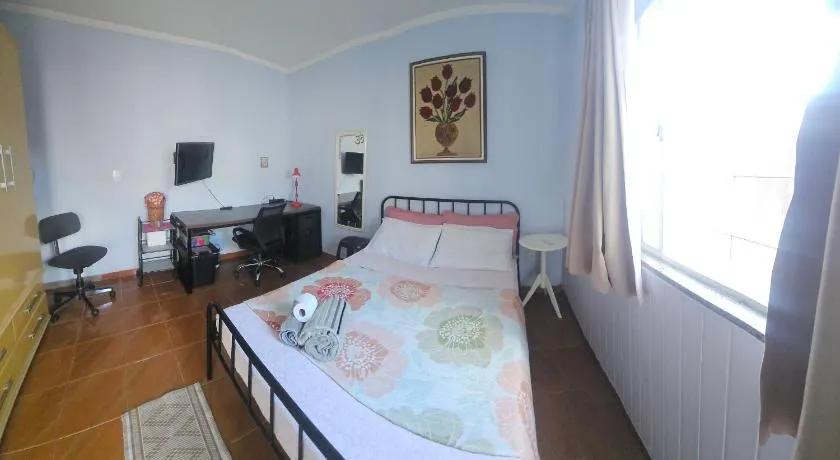 Quarto Aconchegante com Entrada Independente e Área externa - Image 1