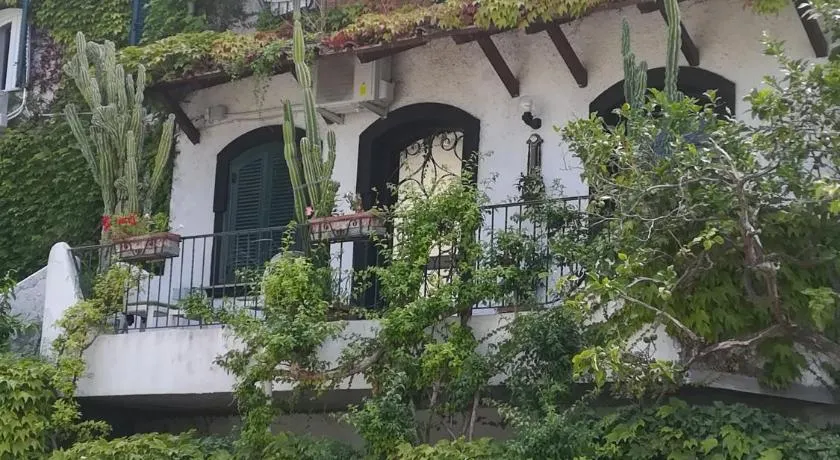 Casa Malo' - Image 1