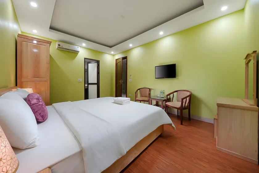 Golden Lotus Airport Hotel & Travel - Image 1