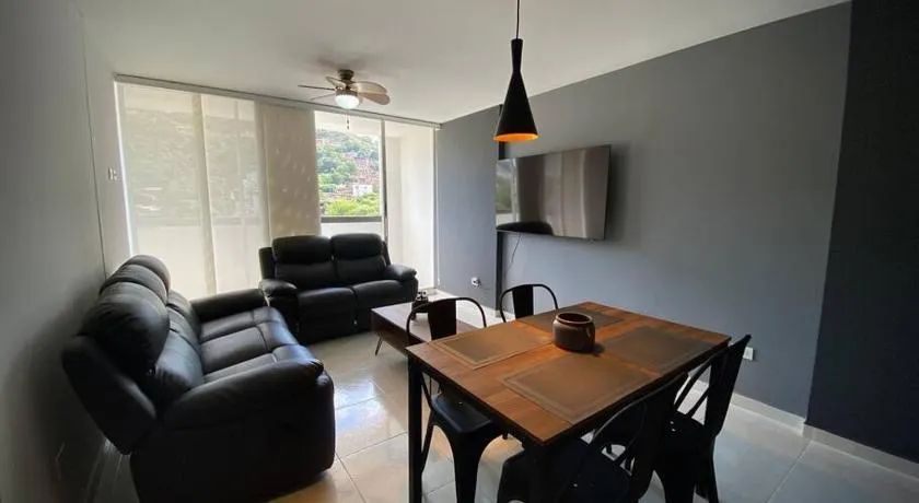 Apartamento Inteligente, Excelente Ubicación - Image 1
