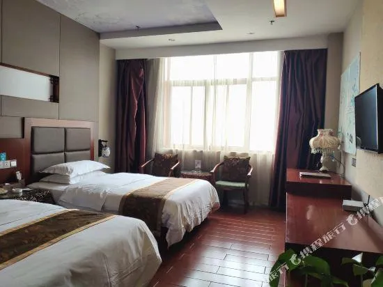 Changchen Hotel - Image 1