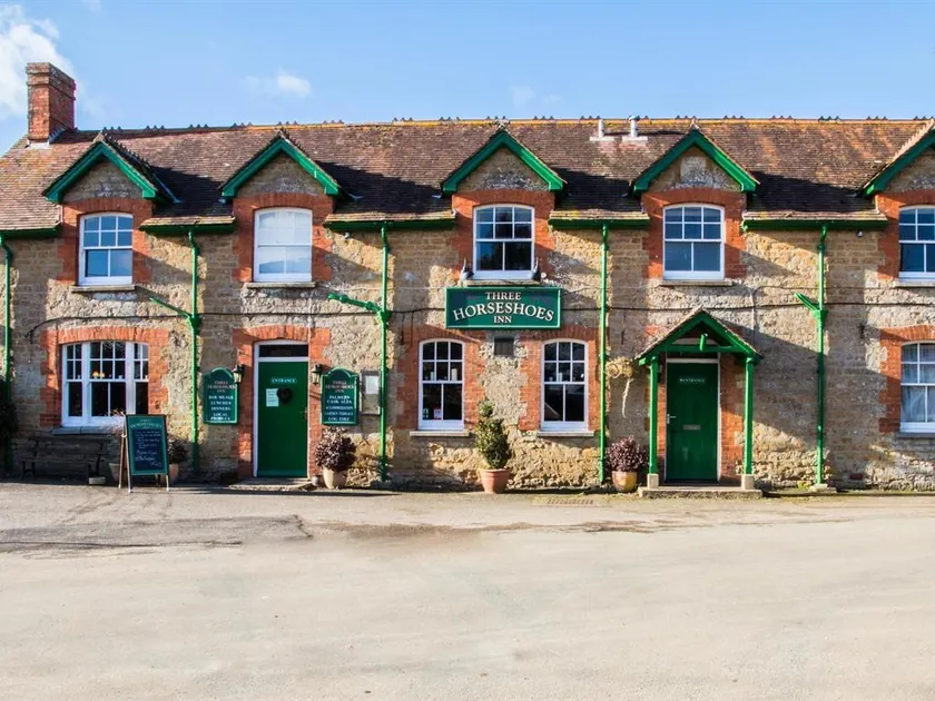 Three Horseshoes Inn - Image 1