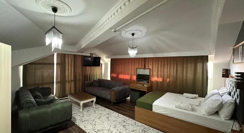 Riwaner Hotel - Image 1
