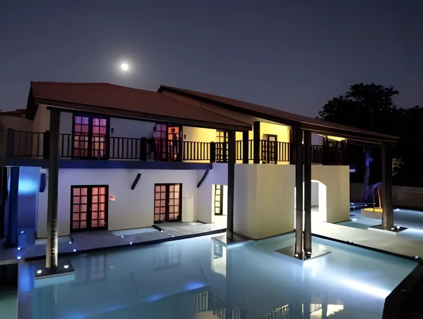 The Rhino Resort Hotel & Spa - Image 1