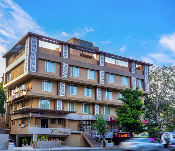 Hotel Pleasant Lake - Image 1