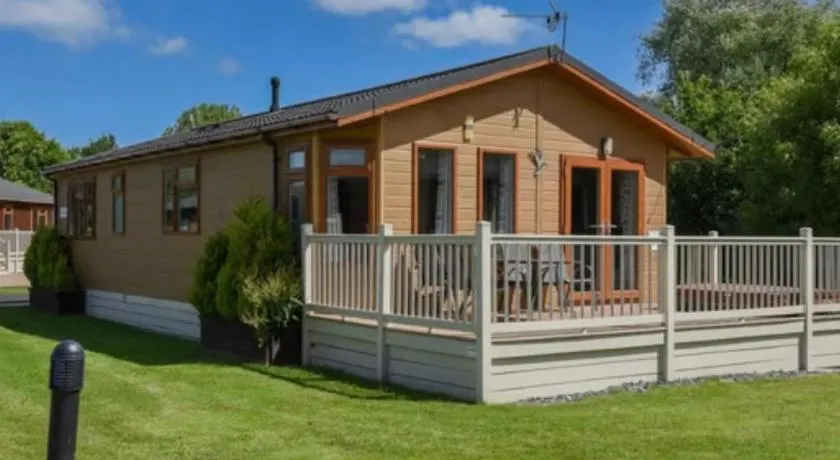 Lazy Days Lodge - Image 1