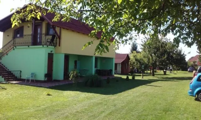 Chatky a apartmány Pod starým orechom - camp - Image 1