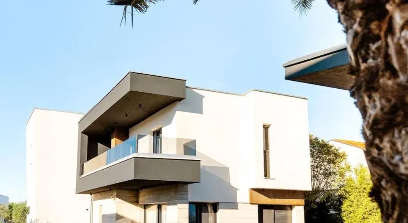 Luxury Villa Positiva - Image 1