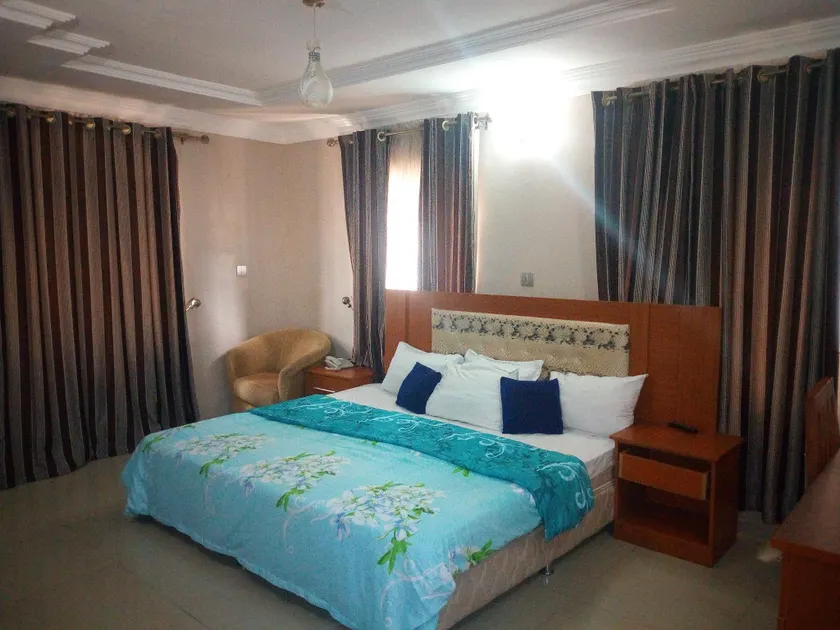 Bayse One Place, Jericho - Image 1