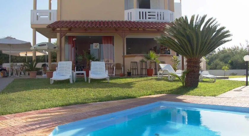 Elena Rooms & Apartments - Image 1