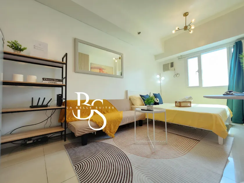 Cozy ArtDeco Studio Ayala Greenbelt CBD Makati PH - Image 1