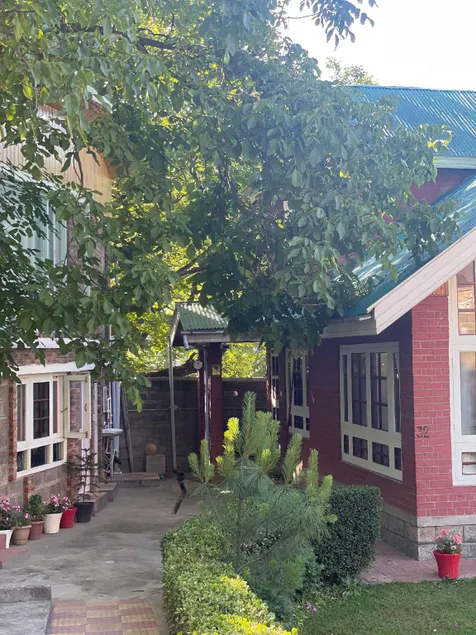Hakeem Homestay - Image 1