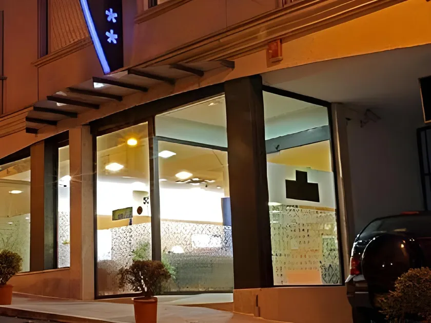 Hotel Garelos Betanzos - Image 1