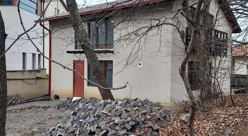 Tskneti Hotel - Image 1