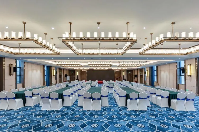 Tianhai International Hotel (Changsha Gaoxin District Meixi Lake park) - Image 1