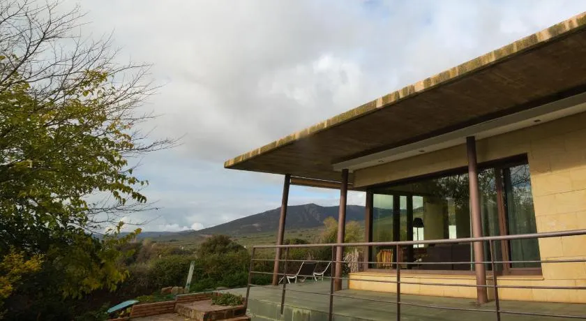 CASA LAS 7 CEPAS moderna y acogedora en plena naturaleza - Image 1