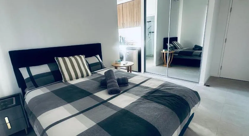 Sydney Chic Studio Retreat - Image 1