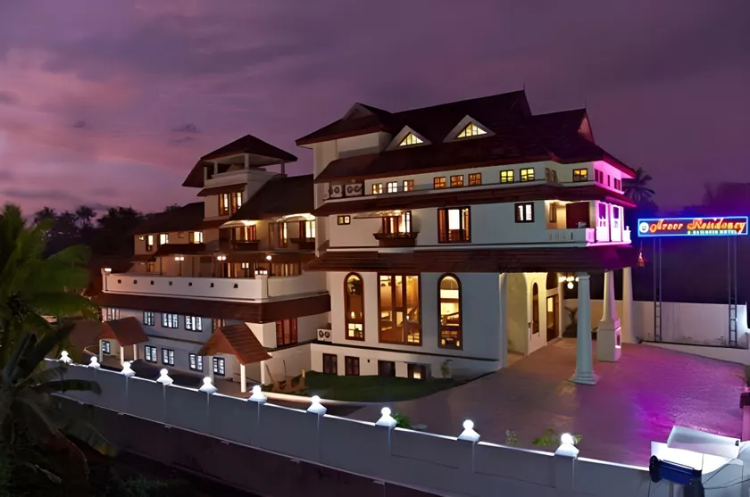 Hotel Aroor Residency - Image 1