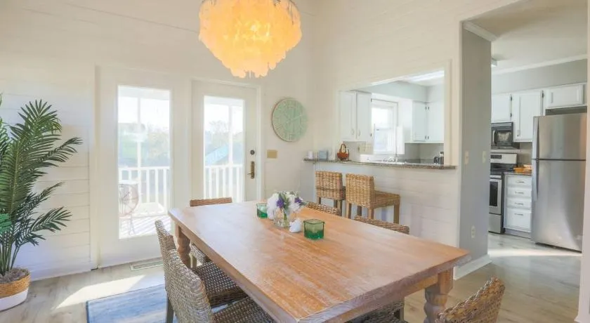 The Coastal Cottage - Image 1