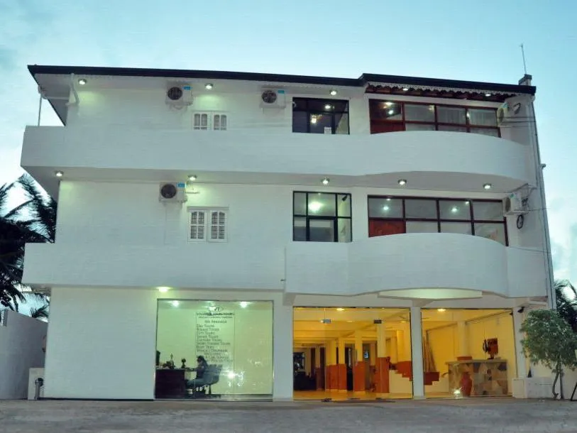 Lanka Beach Hotel - Image 1