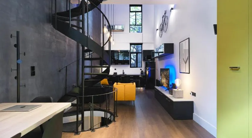 200 Mb fibre remote workers' Dreamhouse - Image 1