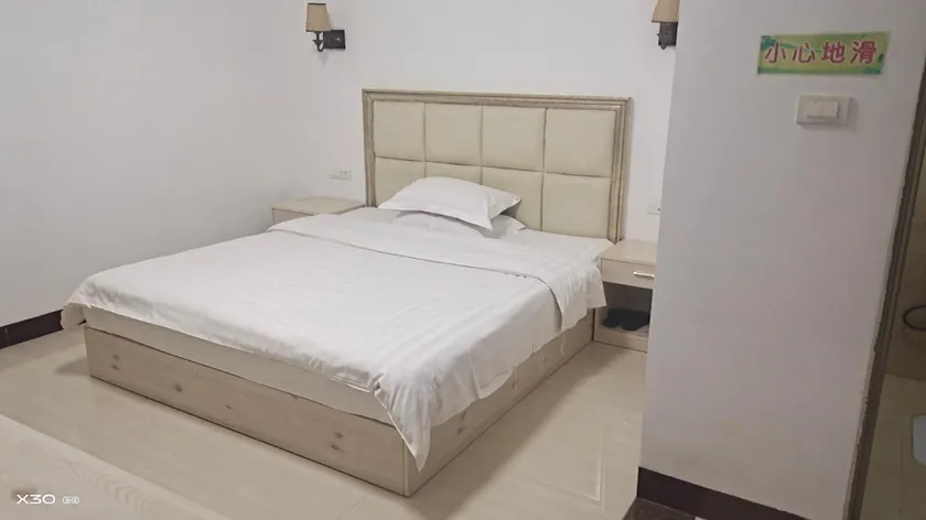 Dream Hotel - Image 1