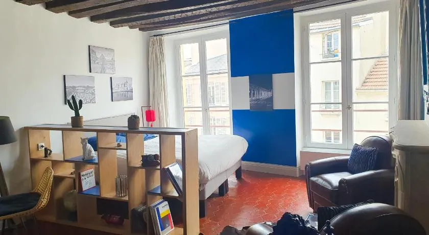 EXIGEHOME-Grand studio en centre ville - 300 m du RER A - Image 1