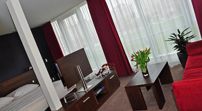 Glass House Kosice - Image 1