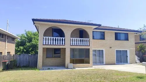 Sunnybank Hills Home - Near Shopping & Dining - Image 1