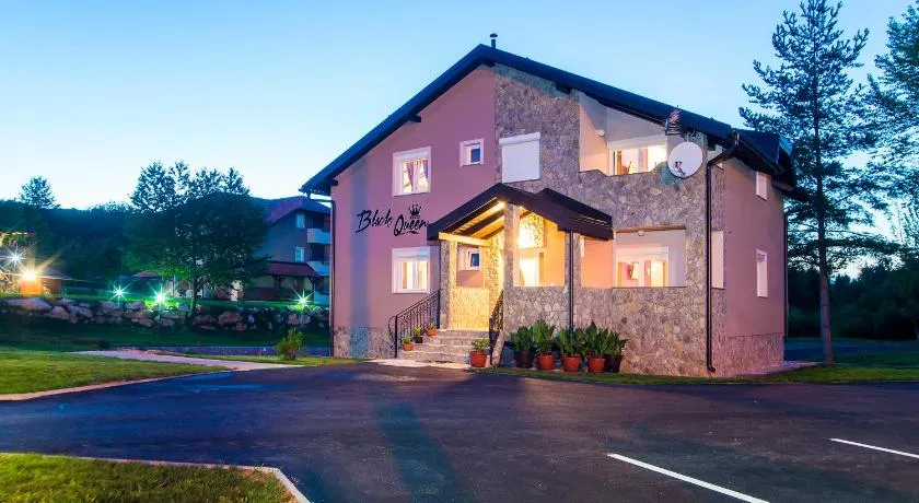 Black Queen Guesthouse - Image 1