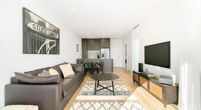 Stylish Urban Apartment Close to Manuka - Hosted by Canstay - Image 1
