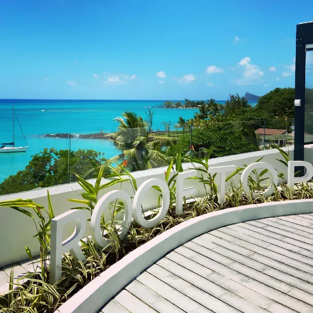 Ocean V Hotel - Image 1