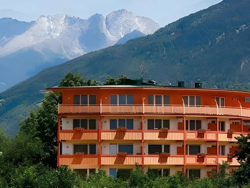 Hotel Nocturnes - Image 1