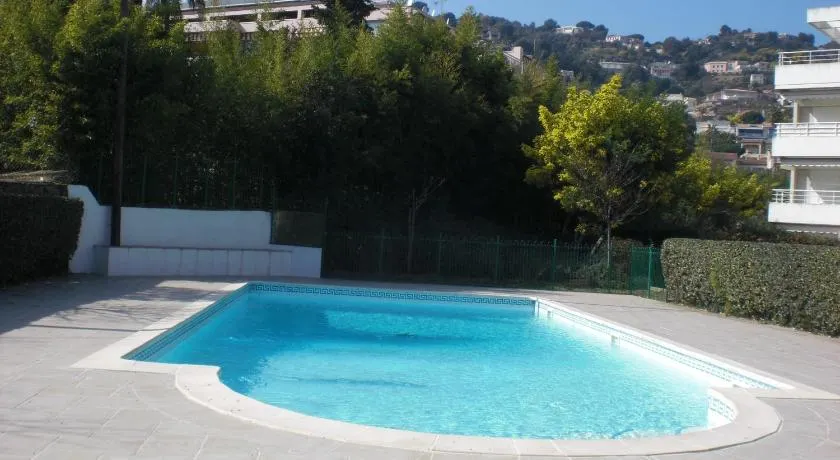 Résidence avec piscine, plage à 100 m, Cannes et Juan les Pins à 5 min, WiFi - Image 1