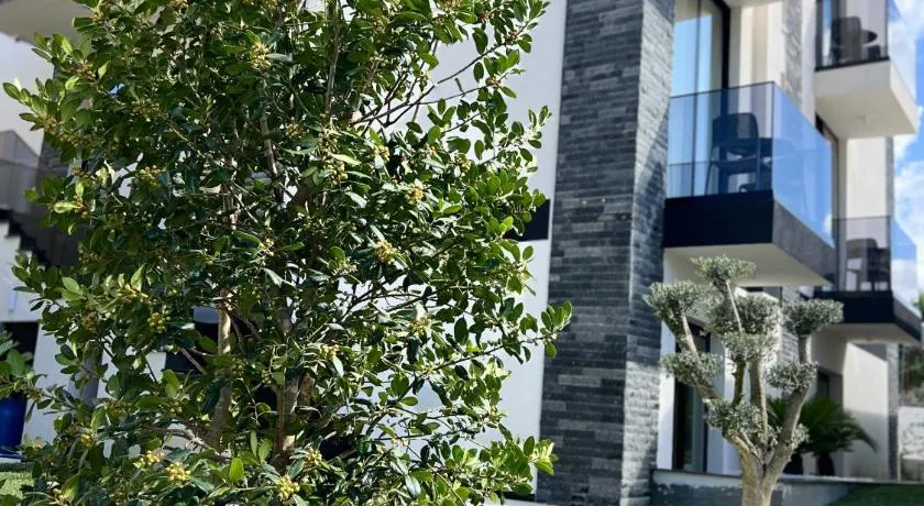 Twins Hotel Vlore - Image 1