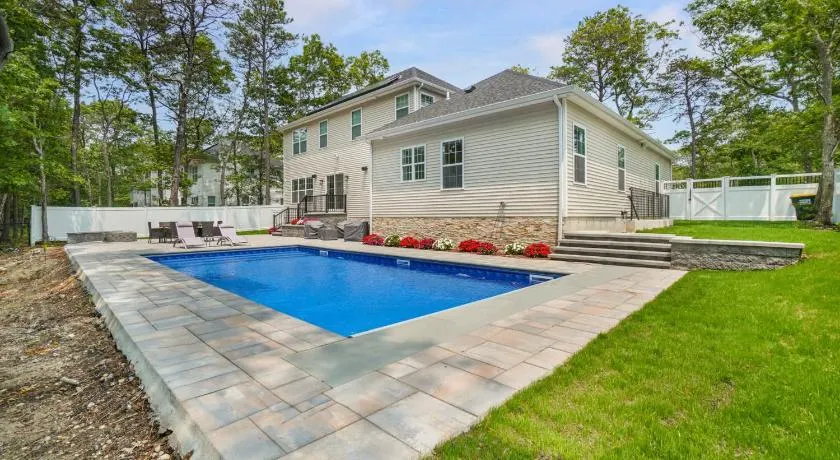 Greenway Court by Rove Travel - Home with Heated Pool - Image 1