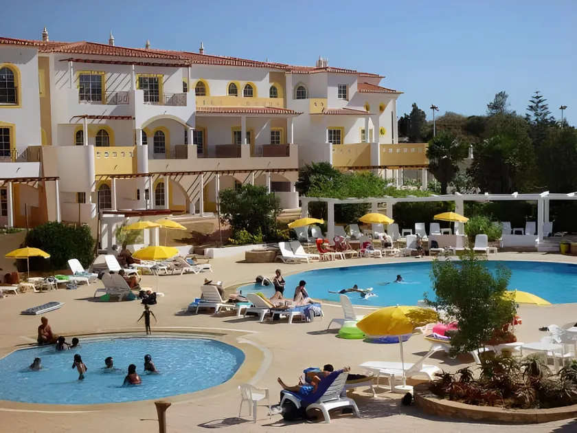 Luz Bay Hotel - Image 1