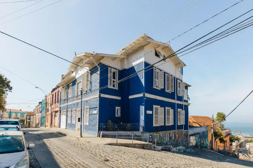 Casablu Hotel - Image 1