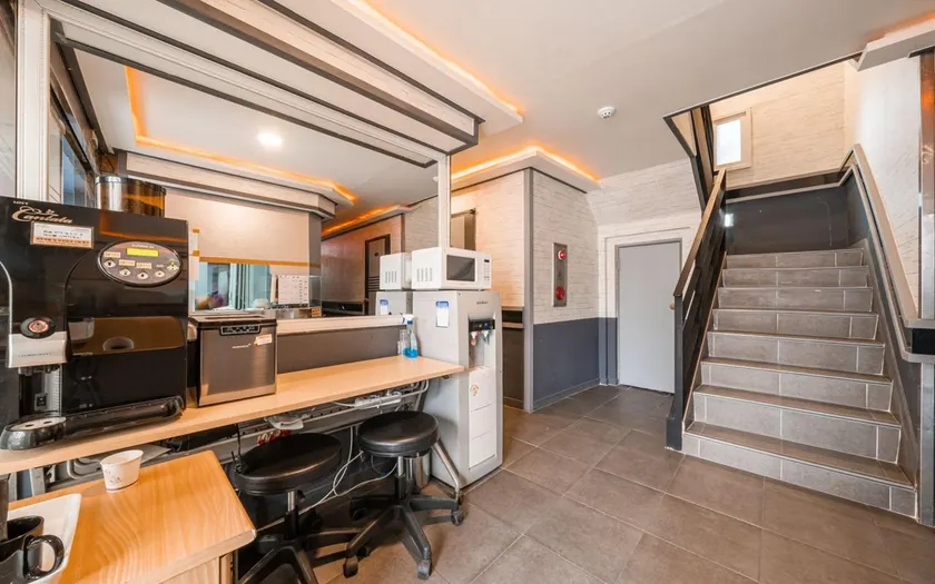 Gangseo (Gimpo Airport) Bank Motel - Image 1