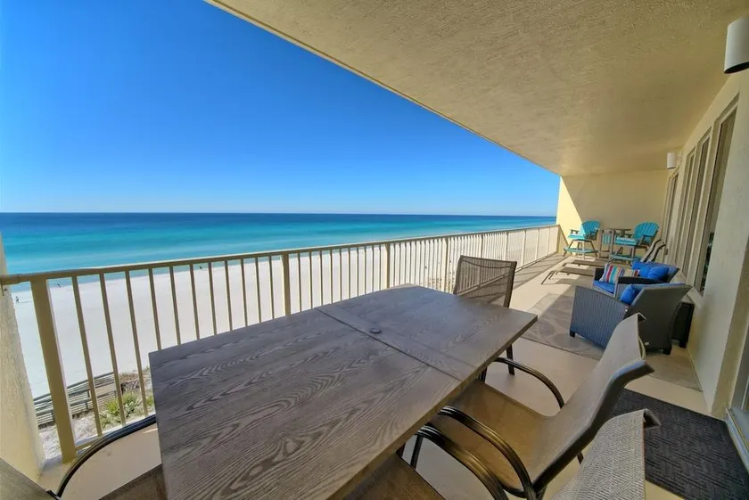 Unit 0606 2 Bedroom Condo by RedAwning - Image 1