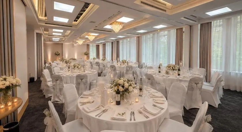 guestified GRAND AIRPORT Hotel Düsseldorf Ratingen - Image 1