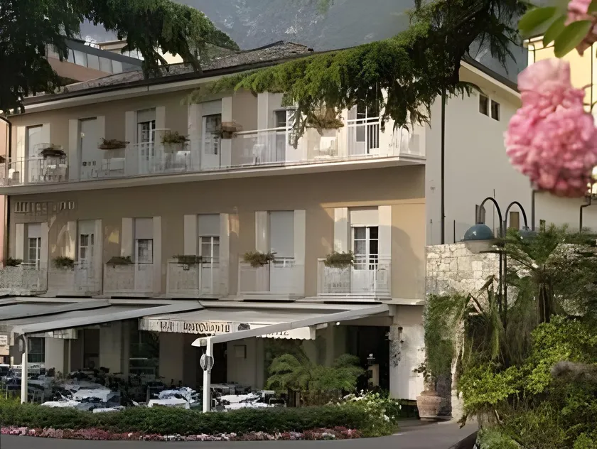 Hotel Giardino Verdi - Image 1