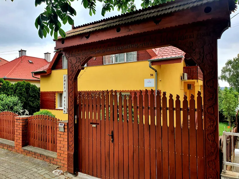 Apart Júlia Villa - Image 1